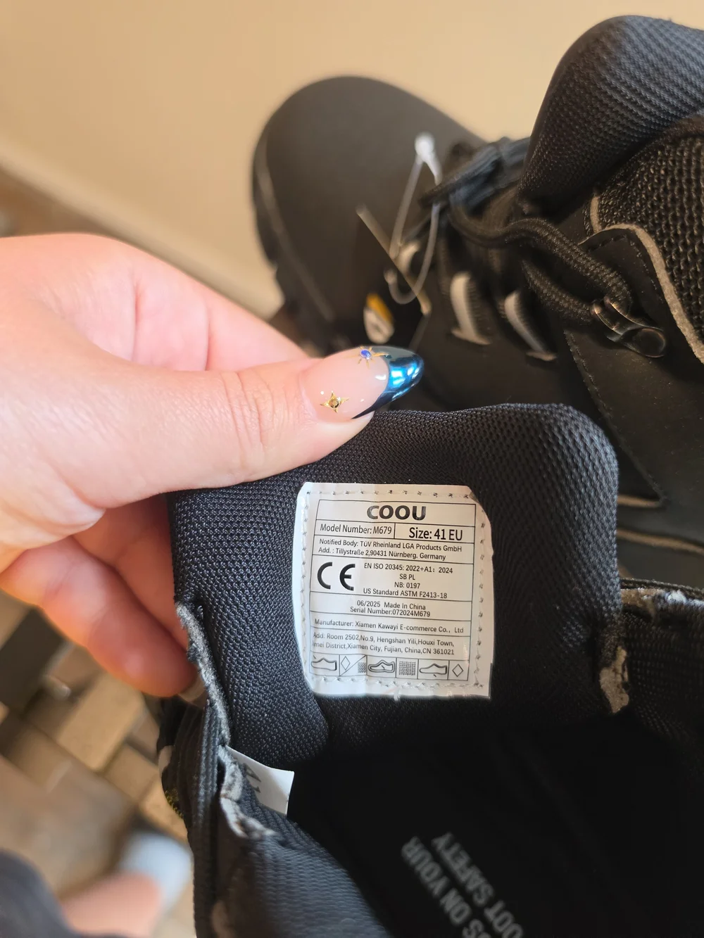 COOU Black Lace-Up Work Boots